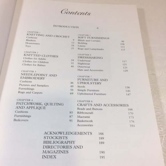 LIKE NEW Book: Doll's House Needlecrafts Over 250 Projects, Venus A Dodge 1998 - Picture 6 of 7